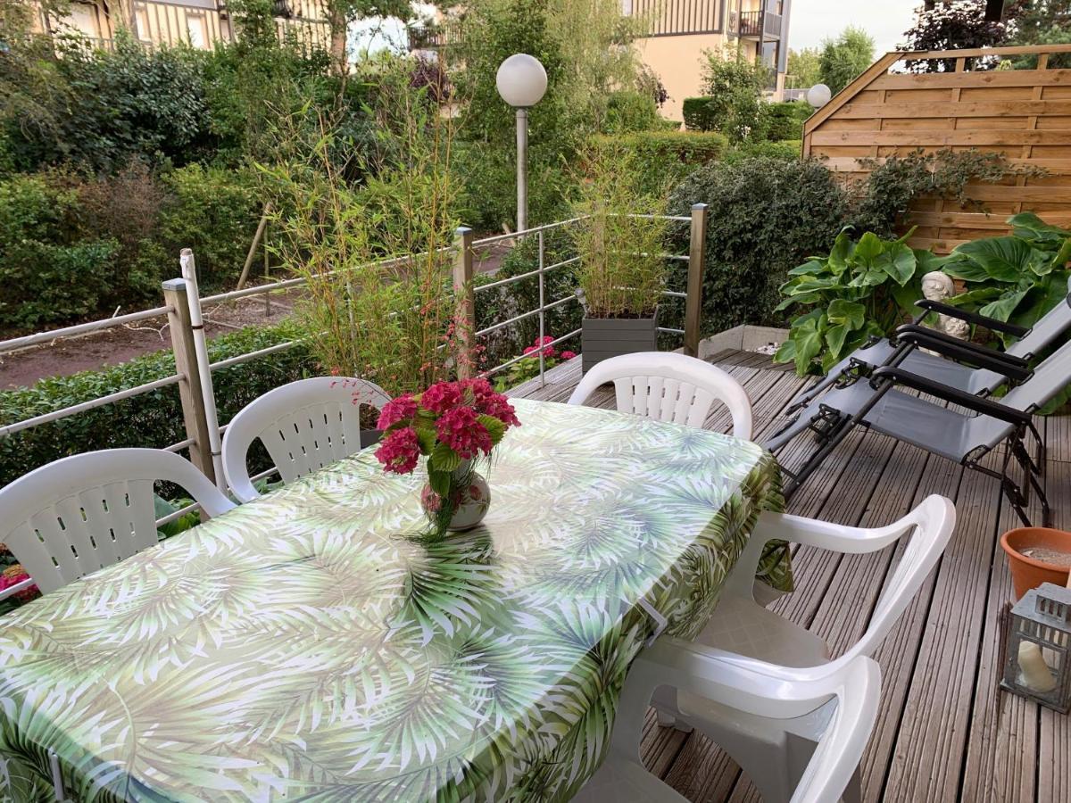 Cabourg, Appartement Plain Pied Avec Terrasse Acces Direct A La Plage Kültér fotó